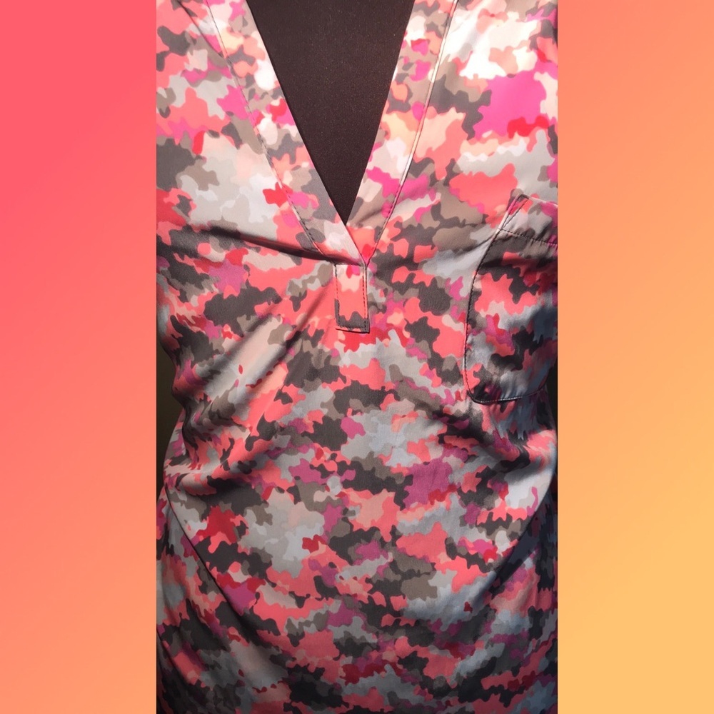 🌷GAP Blouse🌷 - Picture 2 of 4